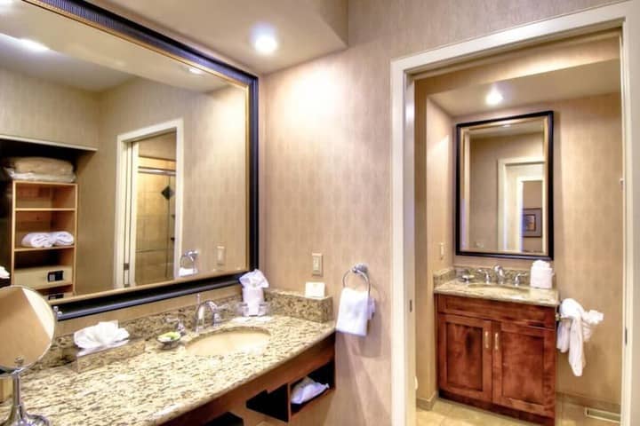 Room 40 of 52