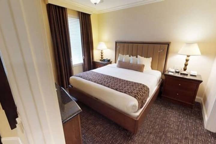 Room 9 of 52