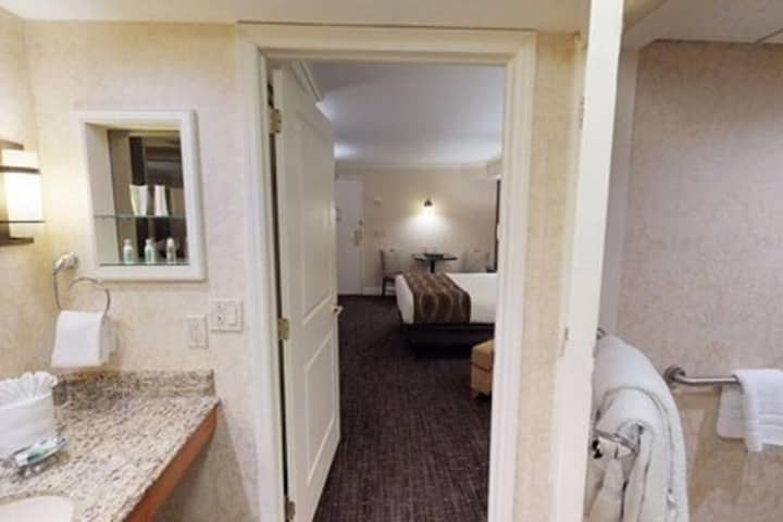 Room 6 of 52