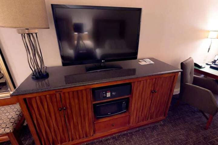Room 25 of 52